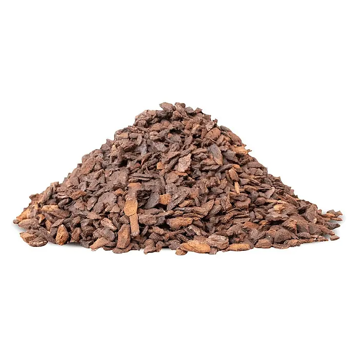Rindenmulch Pinie Fein 8-15 mm 60l -  - Haufen brauner Holzspäne.