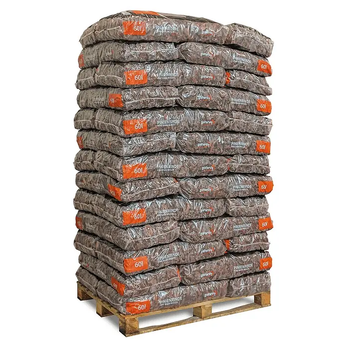 Rindenmulch Pinie Grob 25-40 mm 60l x 39 Sack 2340l Palette -  - Gestapelte transparente Plastiksäcke mit Pinienrinde auf einer Holzpalette.