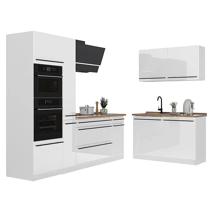 Eckküche R-Line 230 cm Weiß Hochglanz Art.-Nr. 66746 -  - Moderne weiße Hochglanz-Küchenzeile mit schwarzen Einbaugeräten und Holz-Arbeitsplatten.