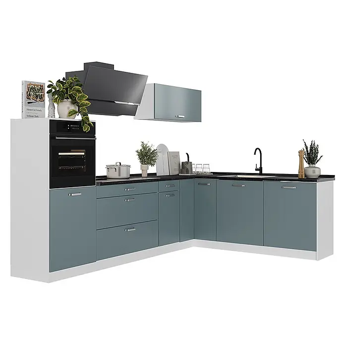 Eckküche R-Line 287 cm Blau-Grau Art.-Nr. 67538 -  - Moderne Eckküche mit blaugrauen Schränken, schwarzer Arbeitsplatte und integriertem Backofen, Spüle und Dunstabzugshaube.