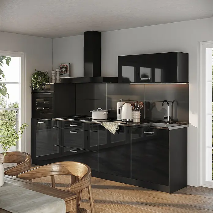 Küchenzeile R-Line 280 cm Schwarz Hochglanz Art.-Nr. 66476 -  - Moderne hochglänzende schwarze Küche mit integriertem Backofen, Kochfeld, Dunstabzugshaube und Spüle in einem Essbereich.