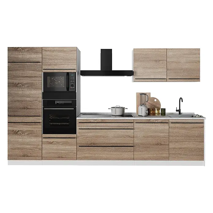 Küchenzeile R-Line 340 cm Sonoma Art.-Nr. 67365 -  - Hellbraune Küche in Holzoptik mit integrierter Mikrowelle, Backofen, Kochfeld, Spüle und Dunstabzugshaube.