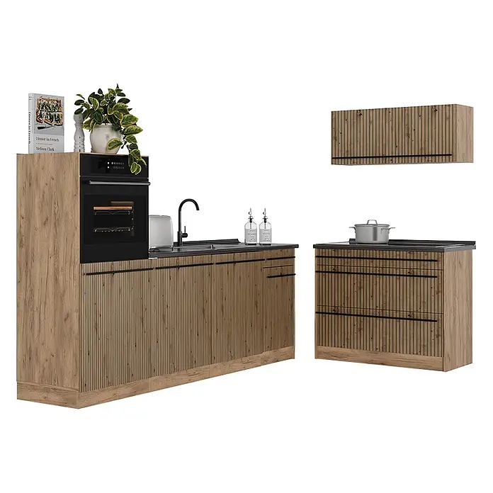 Küchenzeile R-Line 220 cm Artisan-Eiche Art.-Nr. 67425 -  - Helle Holzküchenmöbel mit geriffelten Paneelen, schwarzem Ofen, Spüle und dunklen Arbeitsplatten. Enthält Unter- und Oberschränke.