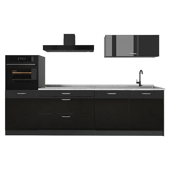 Küchenzeile R-Line 280 cm Schwarz Hochglanz Art.-Nr. 66475 -  - Moderne schwarze Küchenzeile mit Einbauofen, Kochfeld, Spüle, Dunstabzugshaube und Oberschränken, mit dunklen Unterschränken und hellen Arbeitsplatten.