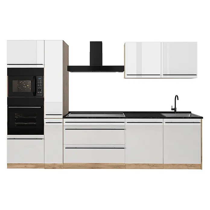 Küchenzeile R-Line 310 cm Weiß Hochglanz Art.-Nr. 66449 -  - Weiße Küche mit Holzoptik-Details, schwarzer Arbeitsplatte, integriertem Backofen, Mikrowelle, Kochfeld, Spüle und Dunstabzugshaube.
