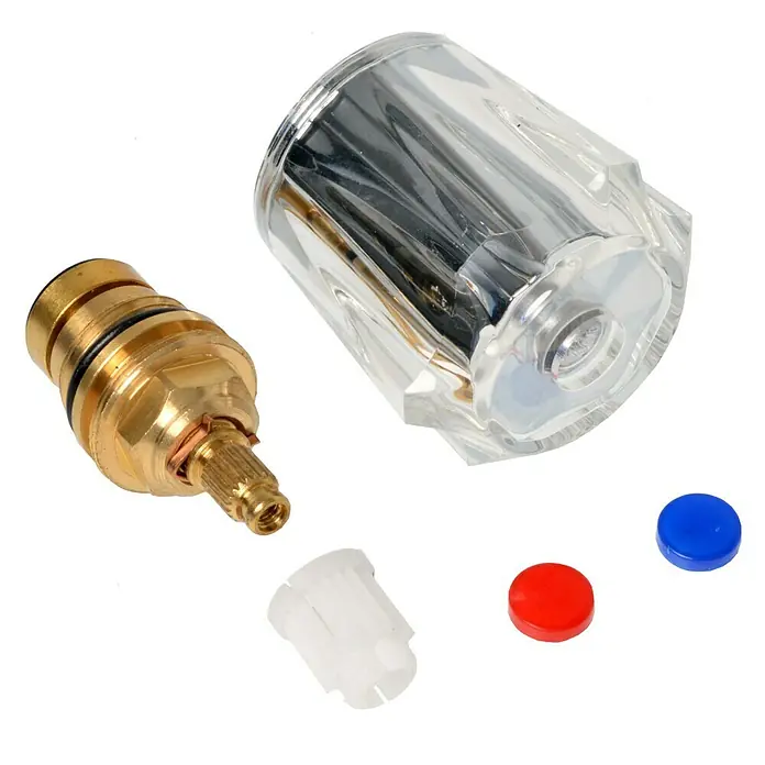 Hahnoberteil - ½″, Rot/Transparent, Acrylgriff - Ein Set aus einem Wasserhahn-Ventil, einem Griff, einem Adapter und zwei Farbpunkten. Ideal für Reparaturen oder Austausch im Bad.