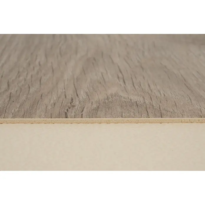PVC-Boden Meterware Vinylboden 2m Holzoptik Diele Eiche hell-grau -  - Querschnitt eines Vinylbodens mit Holzmaserung und hellbeiger poröser Unterseite.