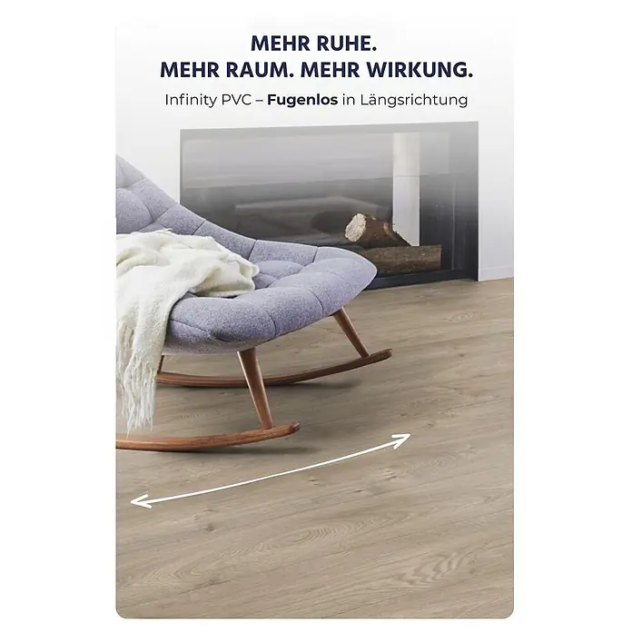 PVC-Boden Meterware Vinylboden 2m Holzoptik Diele Eiche hell-grau -  - Heller PVC-Boden in Holzoptik in einem Wohnzimmer, nahtlos in Längsrichtung verlegt.