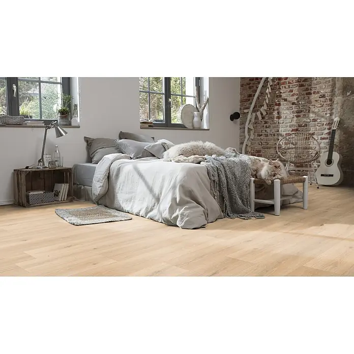 PVC-Boden Meterware Vinylboden 4m Diele Eiche creme rustikal -  - Heller Laminatboden in Holzoptik im Schlafzimmer.