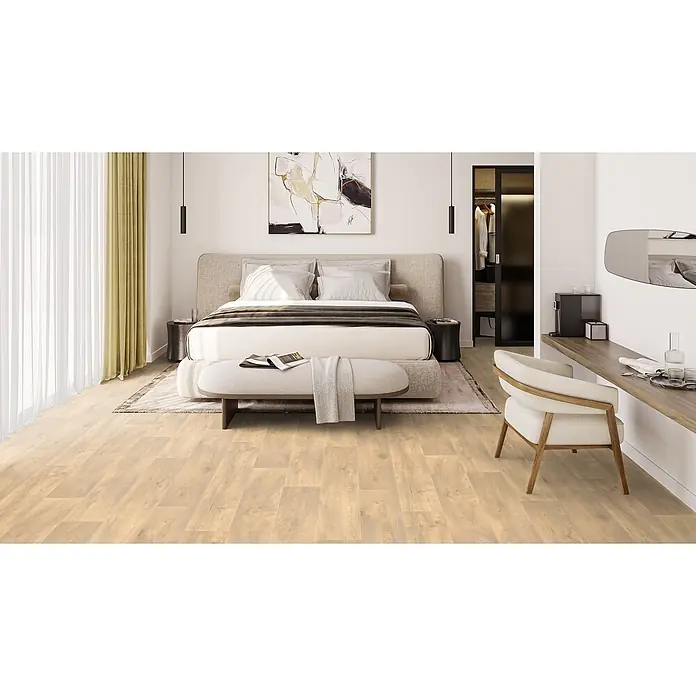 PVC-Boden Meterware Vinylboden 4m Diele Eiche hell antik -  - Heller, naturgetreuer Holzboden in einem modernen Schlafzimmer mit Bett und Schreibtischbereich.