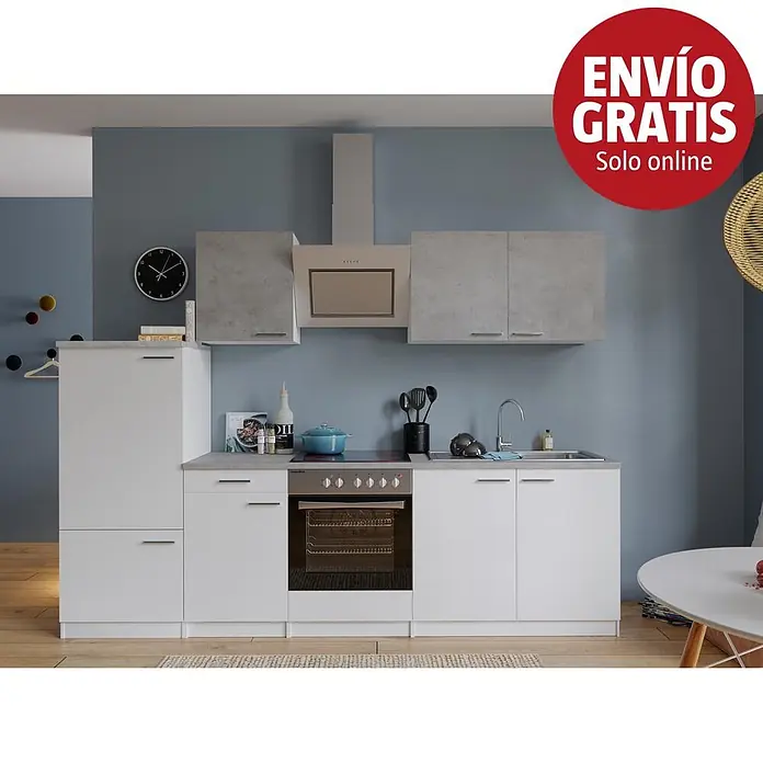 Respekta Composición de cocina Malia bajo - Ancho: 270 cm, Blanco, Gris, Con electrodomésticos - Cocina modular blanca y gris con fregadero, horno, placa, campana extractora y armarios varios instalada en sala moderna.