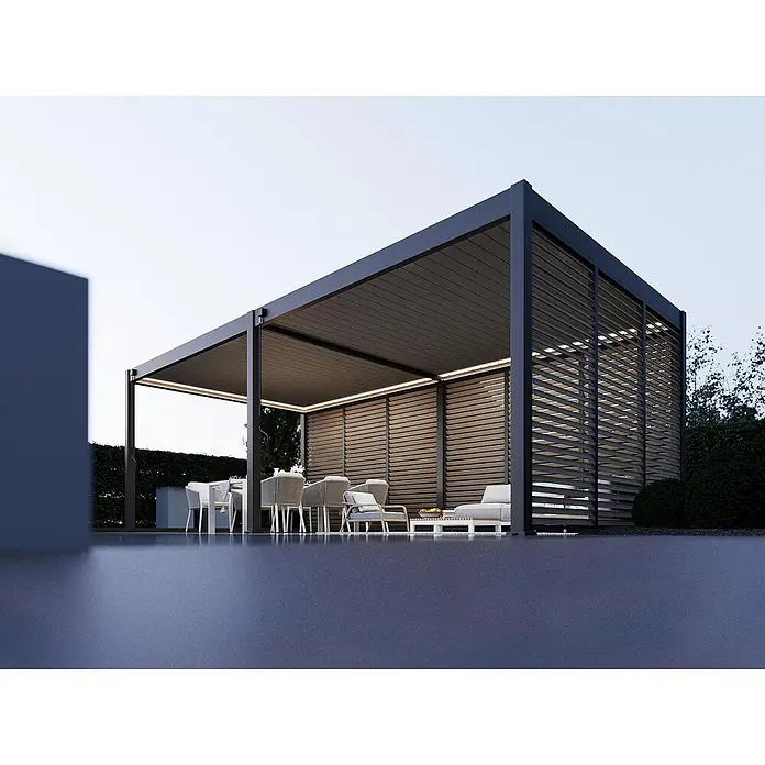 Seitenwand Lamellenwand Paneel für Weide Pergola Drehbar Holzoptik 93 cm -  - Moderne dunkelgraue Aluminium-Pergola mit integrierter LED-Beleuchtung und Lamellenwand, die einen Ess- und Loungebereich im Freien überdacht.