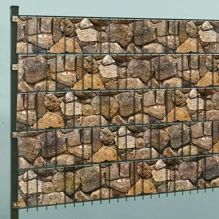 Stabilit Sichtschutzstreifen - Bruchstein, 2.050 x 19 cm - Gabionenwand mit Steinoptik. Die Drahtgitterstruktur ist mit Steinen gefüllt und sorgt für einen natürlichen Sichtschutz im Garten.