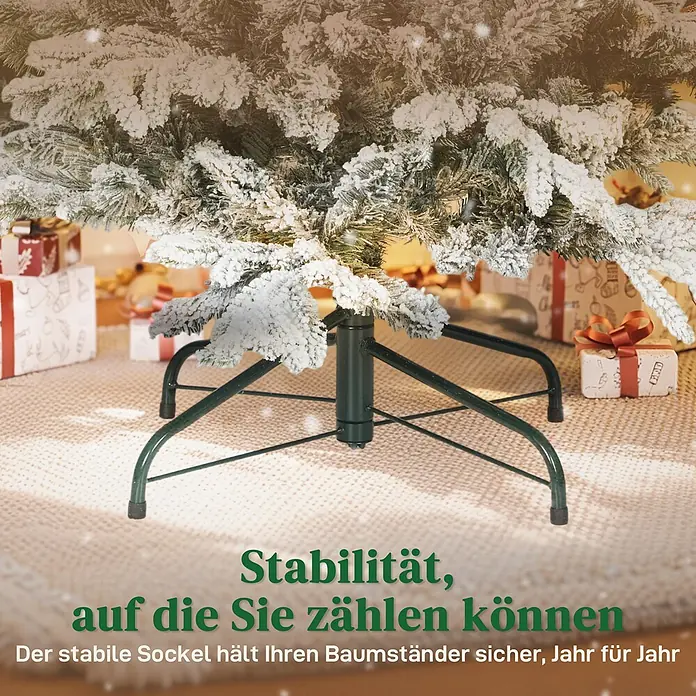 HOMCOM-Weihnachtsbaum-93L x 93B x 150H cm-Grün+Weiß -  - Dunkelgrüner Metall-Christbaumständer für einen beflockten Baum auf einem Teppich, umgeben von Geschenken, der Stabilität bietet.