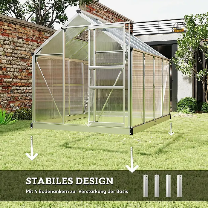 Outsunny Gewächshaus Silber 190L x 252B x 201H cm -  - Ein Gewächshaus mit transparenten Paneelen und silbernem Rahmen steht im Garten. Vier Bodenanker sichern die Basis für Stabilität.