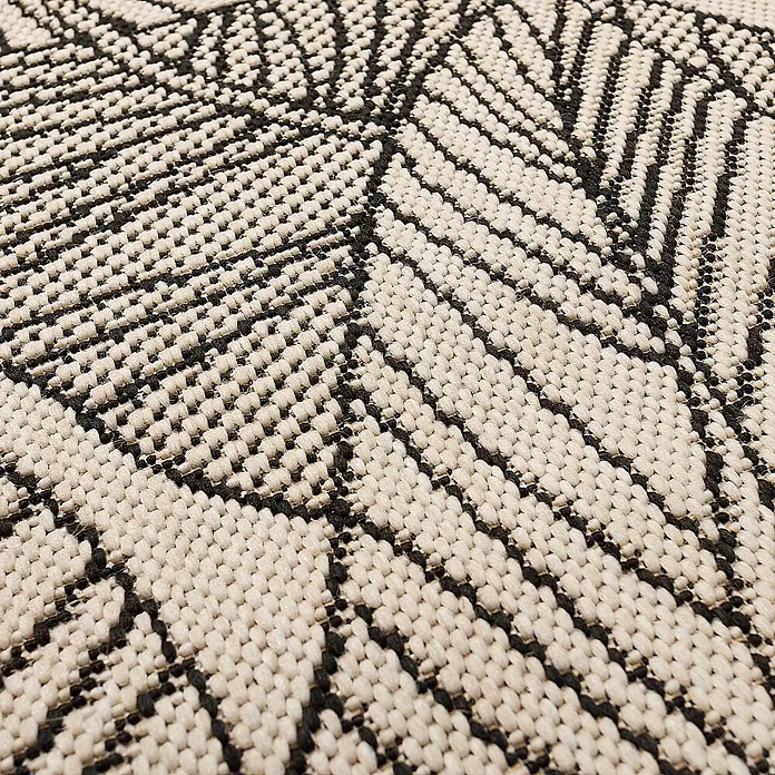 Dekoria Teppich Cottage beige/black 120x170cm -  - Nahaufnahme eines cremefarbenen und schwarzen gewebten Textils mit geometrischem Zickzackmuster.