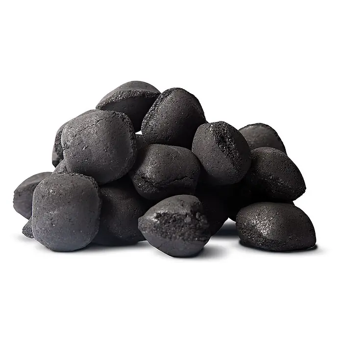 Grillholzkohlebriketts 5kg x 60 Sack 300kg 60er Palette -  - Ein Haufen dunkelgrauer, texturierter Holzkohlebriketts zum Grillen.