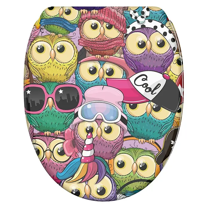 WC-Sitz mit Absenkautomatik & Top Fix Owl -  - Toilettensitz mit einem lebhaften Muster aus Cartoon-Eulen mit verschiedenen Accessoires.