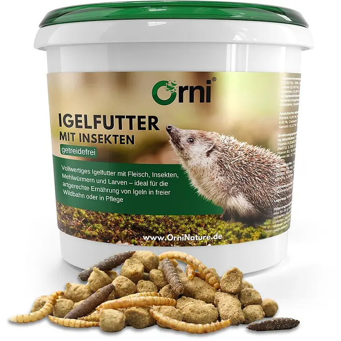Orni Igelfutter 5kg – Getreidefrei Alleinfutter für Igel -  - Weiße Dose getreidefreies Igelfutter mit Insekten. Pellets und getrocknete Insekten sind sichtbar.