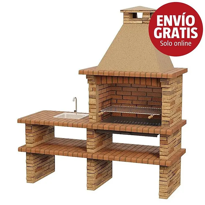 Sotnas Barbacoa de obra Berlim - Castaño, An x Pr x Al: 200 x 73 x 226 cm, Superficie parrilla: 78 x 48 cm, Izquierda - Barbacoa de ladrillo terracota con fregadero integrado, mesa auxiliar, parrilla, estantes y una insignia roja de 'Envío Gratis Solo online'.