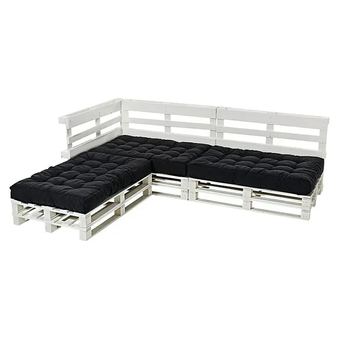 Sitzauflage - Anthrazit, Europaletten-Auflage, L x B x H: 120 x 80 x 15 cm, Materialzusammensetzung Bezug: 100 % Polyester - Gemütliche Paletten-Lounge-Ecke mit schwarzen Kissen. Die Möbel sind weiß lackiert und laden zum Entspannen ein.