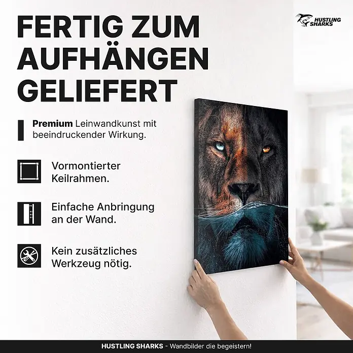 Hustling Sharks Leinwandbild Underwater Lion, B x H: 80 x 120 cm -  - Ein Leinwandbild mit einem Löwengesicht, halb im Wasser, wird gehängt.