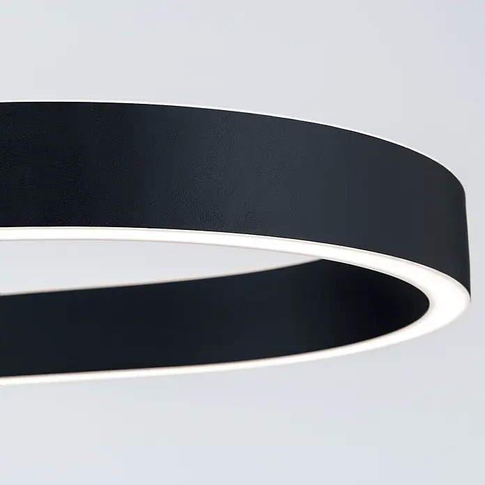 Orion Leuchten Pendelleuchte Lift Schwarz -  - Schwarze, texturierte, ringförmige LED-Leuchte, die an den Innenkanten beleuchtet ist.