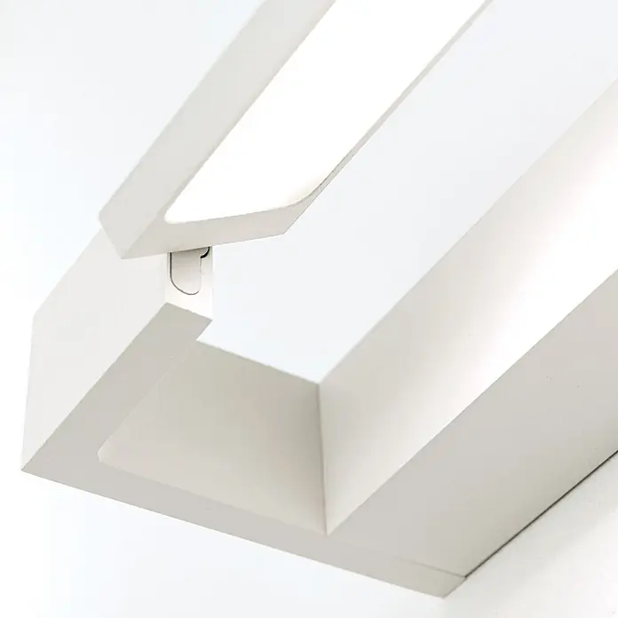 Orion Leuchten Spiegelleuchte MARILYN Weiß B 60 cm -  - Weißes, strukturiertes, rechteckiges LED-Licht mit modernem, minimalistischem Design, montiert.