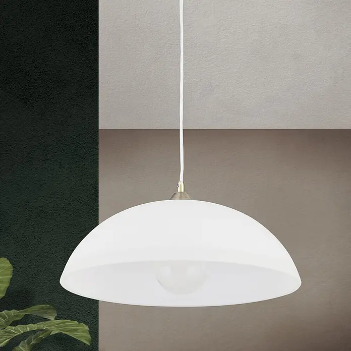Orion Leuchten Hängelleuchte Grados Braun H 14.5 cm -  - Weiße Hängeleuchte mit kuppelförmigem Schirm und Messingfassung, an weißem Kabel hängend.