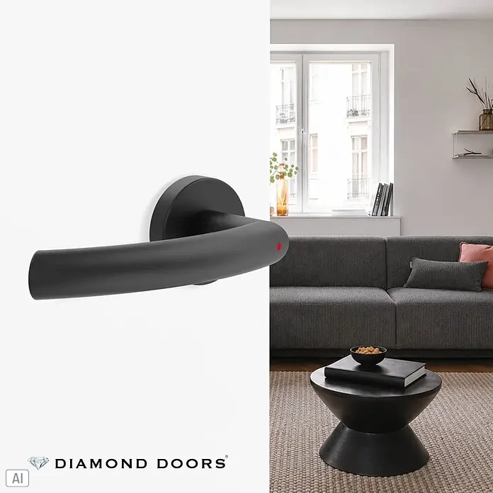 Diamond Doors Zimmertürgarnitur Wisconsin Smart2Lock links - Stärke Tür: 38 mm - 45 mm, L-Form, Schwarz, DIN Anschlag: Links, Passend für: Türen ohne Schlüssellochbohrung, Türen mit Schlüssellochbohrung benötigen zusätzlich eine Blindrosette - Schwarzer Türgriff mit roter Anzeigeleuchte, an einer Tür in einem modernen Wohnzimmer.