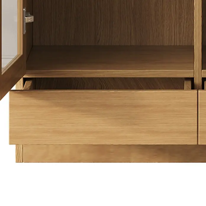 SONNENH Holz-Mehrzweckschrank 80 x 40 x 160 cm, Braune Holzoptik -  - Helles Holzschrank mit geöffneter Schublade, Glastür und dunklem Holzinterieur.