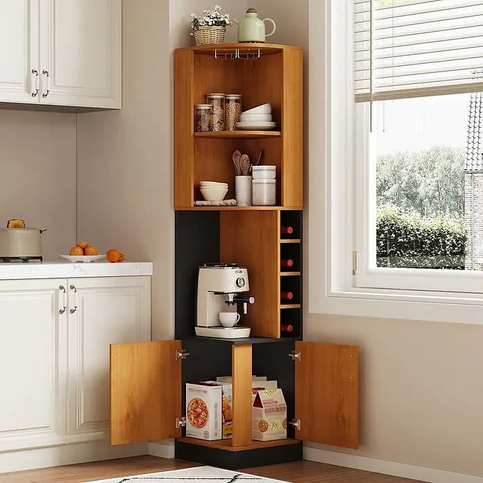 SONNENH Eck-Weinschrank 40 x 40 x 182 cm, Natur -  - Hölzerner Eckküchenschrank mit schwarzen Akzenten, offenen Regalen, einer Kaffeemaschinen-Nische und Weinlagerung, passend in eine Küchenecke.