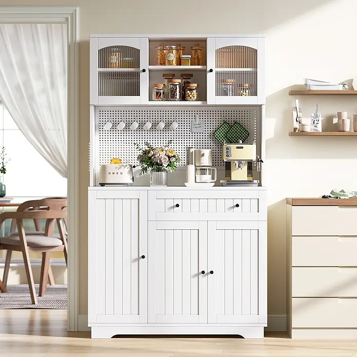 SONNENH Buffetschrank 103,5 x 40 x 180 cm, 10 Fächer, Weiß -  - Weißer Holz Küchenschrank mit oberen Glastüren, einer Lochwand und Unterschränken, als Kaffee- und Aufbewahrungsstation genutzt.