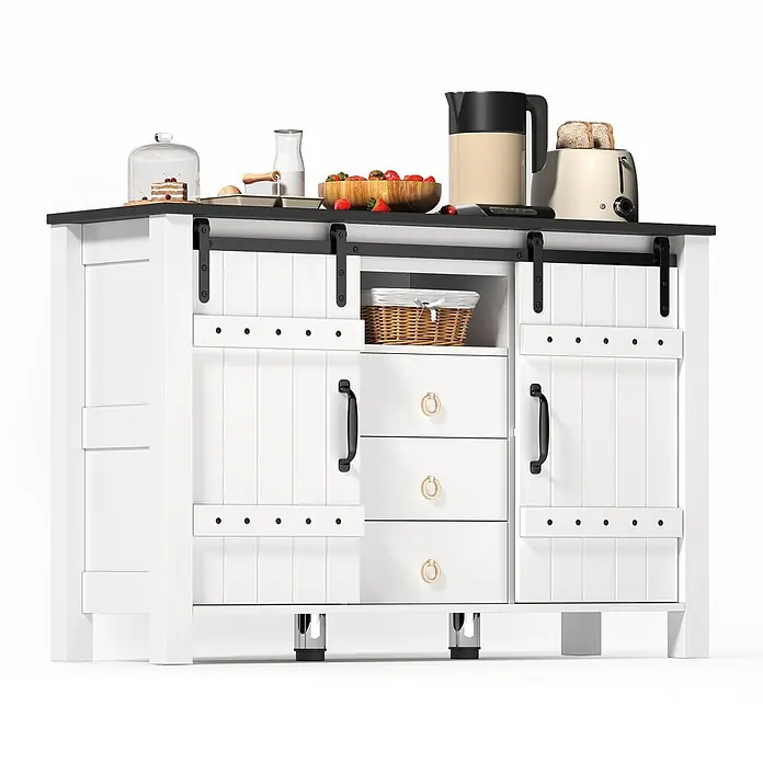 SONNENH Buffetschrank 120 x 40 x 80 cm, Weiß/Schwarz -  - Weißer Küchenschrank mit schwarzer Arbeitsplatte, Schiebetüren im Scheunentor-Stil und Schubladen, dekoriert mit Küchengeräten und Lebensmitteln.