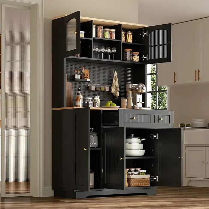SONNENH Buffetschrank 103,5 x 40 x 180 cm, 10 Fächer, Schwarz/Natur -  - Schwarze Küchenschrank mit heller Holzplatte und geriffelten Glastüren, gefüllt mit Küchenutensilien. Ideal zur Aufbewahrung und Organisation.