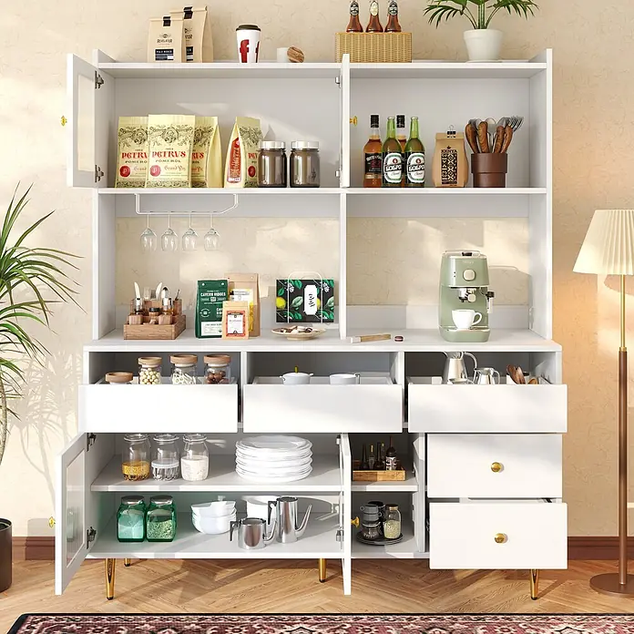 SONNENH Buffetschrank 145 x 39 x 171 cm, 10 Fächer, Weiß -  - Weißer Küchenschrank mit Regalen, Schubladen und Glastüren, gefüllt mit Kaffeezubehör und Küchenutensilien, mit goldenen Akzenten.