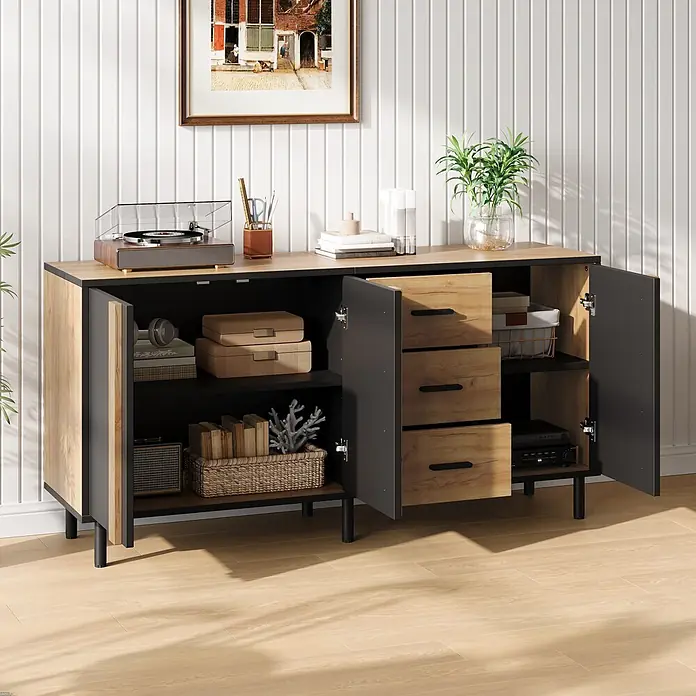 SONNENH Sideboard 140 x 35 x 70 cm, 3 Türen, Schwarz/Natur -  - Zweifarbiges Sideboard aus Holz und Dunkelgrau mit Stauraum, Schubladen und offenen Regalen, dekoriert mit Plattenspieler, Büchern, Pflanzen.