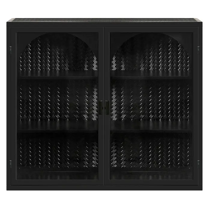 SONNENH Hängeschrank 70 x 23 x 60 cm, 3 Ebenen, Schwarz -  - Schwarzer Schrank mit zwei Glastüren, die chevron-gemusterte Innenpaneele und Regale zeigen.