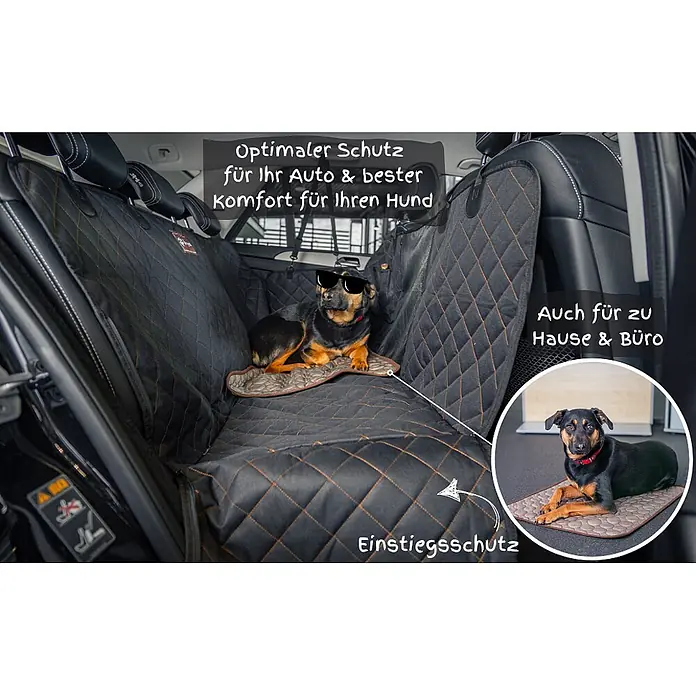 Universaler PKW Rücksitzschoner mit Kühldecke, wasserabweisend - kratzfest -  - Schwarze, gesteppte Autoschutzdecke mit orangefarbenen Nähten, die Autositze schützt, mit Hund auf passender Matte, auch zu Hause gezeigt.