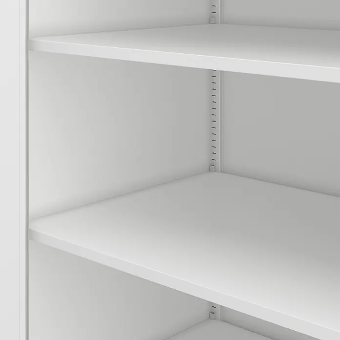 Jan Nowak Metallschrank BEATA D600 für Büro/Werkstatt, 93x90x60 cm, Weiß -  - Weißer Schrankinnenraum mit verstellbaren Regalböden, Seitenwände zeigen Regalstifte.