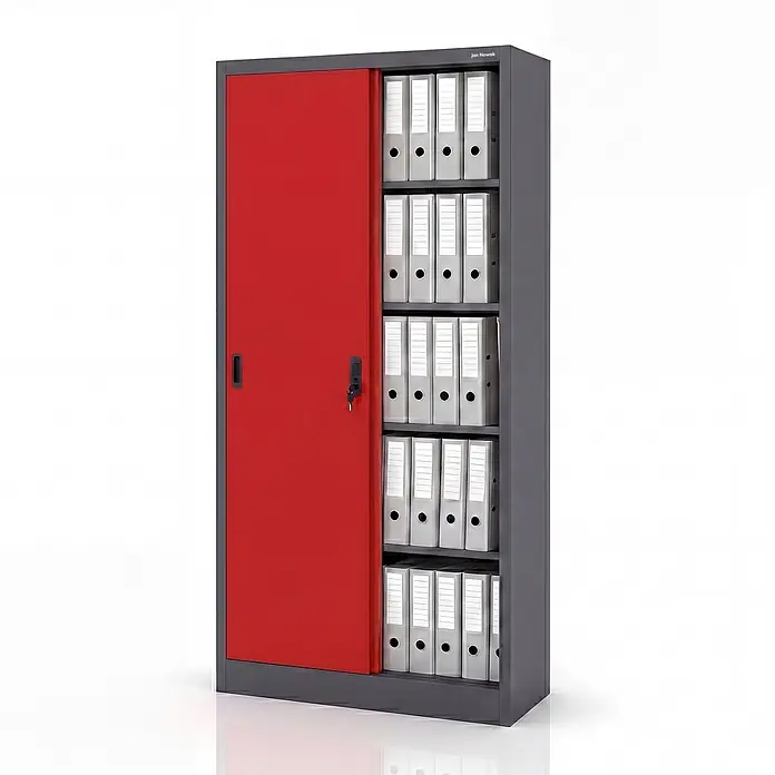 Jan Nowak Büroschrank KUBA mit Schiebetüren, 90x185x40 cm, Anthrazit-Rot -  - Roter und grauer Metallschrank mit Schiebetür und Schloss, gefüllt mit grauen Aktenordnern.