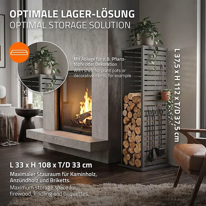 ML-Design Kaminholzregal 37,5x37,5x112 cm Anthrazit Schlitz-Motiv -  - Schwarzes Metall-Kaminholzregal mit Ablage und Werkzeugen, gefüllt mit Holzscheiten, neben einem Kamin im Wohnzimmer.