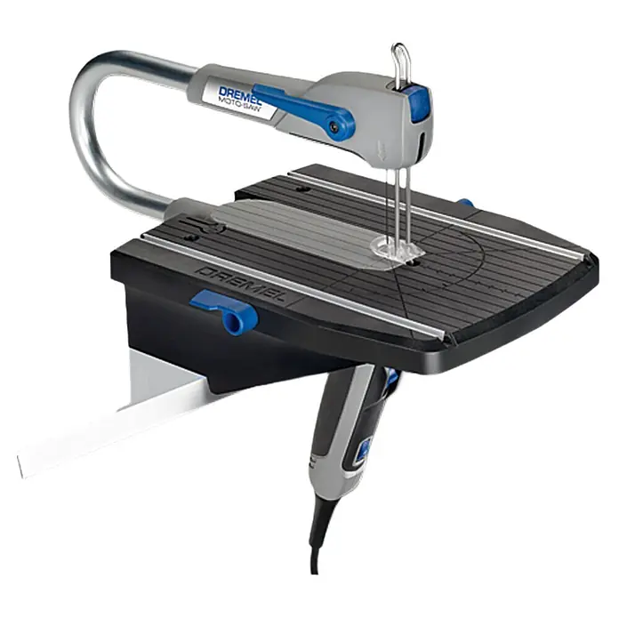 Dremel Moto-Saw Dekupiersäge MS20-1/5 - 70 W, Sägeblattlänge: 10,5 cm - Detaillierte Aufnahme einer Dremel Moto-Saw Stichsäge, ein vielseitiges Werkzeug für präzise Schnitte in verschiedenen Materialien.
