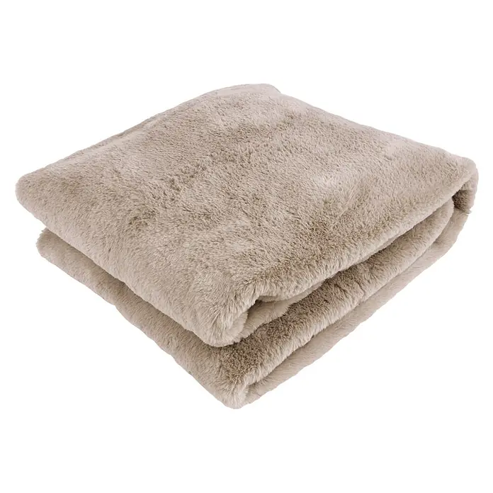 Dekokissen & Decken-Set Aimee - 2 -tlg., Taupe - Weiche, gefaltete beigefarbene Kunstfelldecke.
