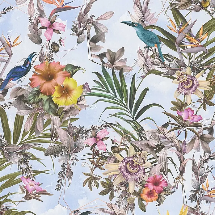 Tapete Tiere Maria M1-No.790 Vliestapete Weiß Grün Blumenoptik Dschungel -  - Lebhaftes tropisches Blumen- und Vogelmuster mit Hibiskus, Passionsblumen, Palmenblättern und blauen Vögeln auf hellblauem Himmel.
