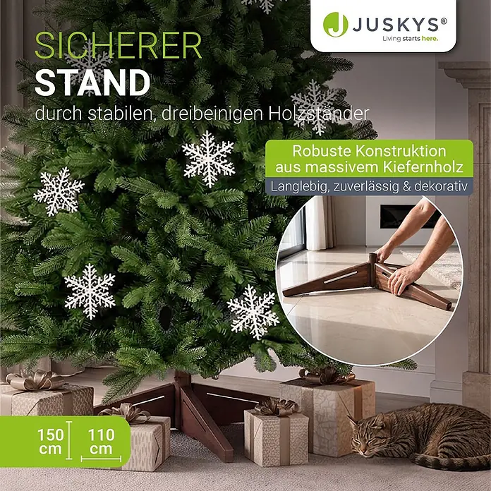 Weihnachtsbaum Norvi - M -  - Künstlicher Weihnachtsbaum mit stabilem, dunkelbraunem, dreibeinigem Kiefernholzständer. Der Baum ist 150 cm hoch und 110 cm breit.