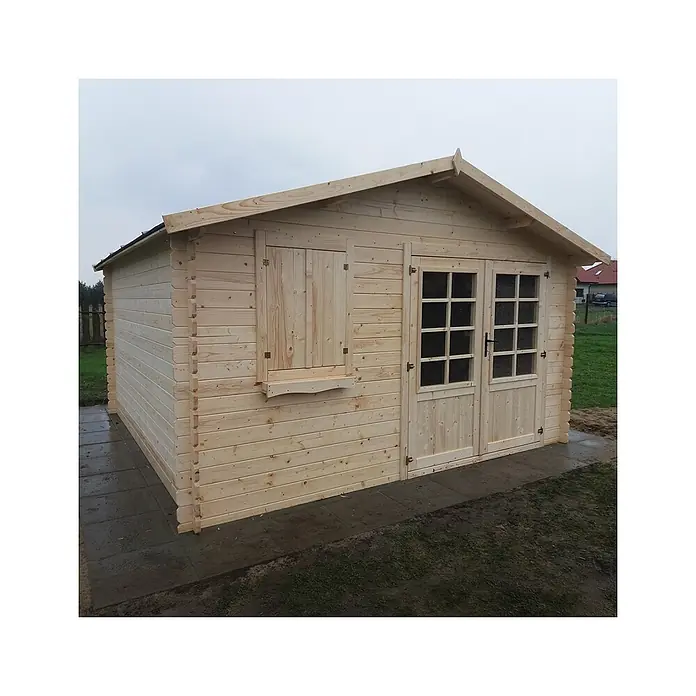 Gartenhaus, Gerätehaus 16m2 - 4x4m - 28mm -  - Helles Gartenhaus aus Holz mit Giebeldach, Doppeltür und Fenster mit Fensterladen auf Gehwegplatten.