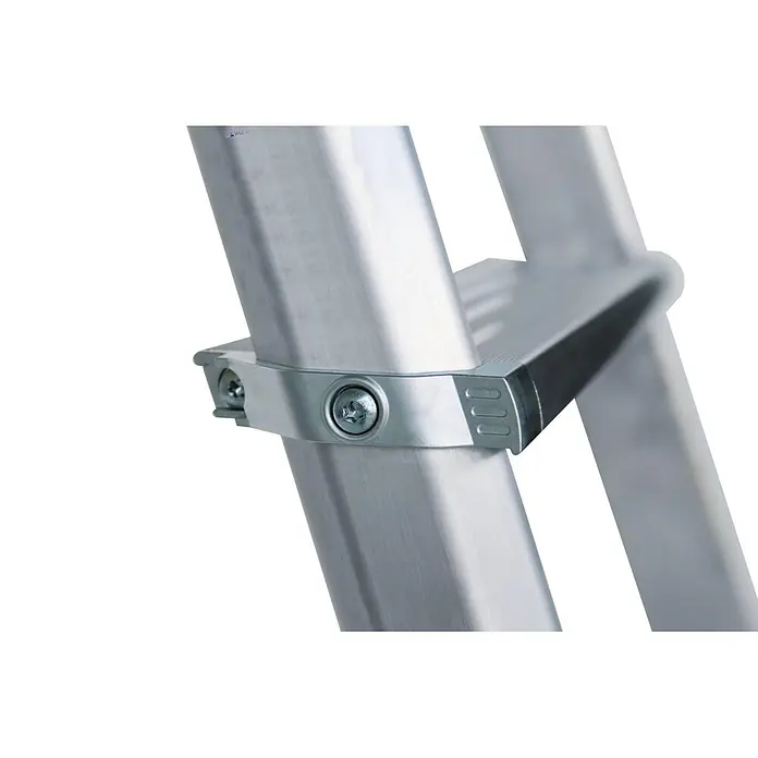 ML Stufen-Stehleiter einseitig begehbar 3 Stufen -  - Nahaufnahme einer silbernen Aluminiumleiterstufe, die mit Torx-Schrauben am Holm befestigt ist.