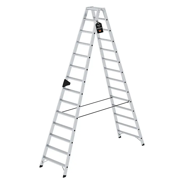 Stufen-Stehleiter beidseitig begehbar 2x14 Stufen -  - Silberne Aluminium-Doppelleiter mit schwarzen Sicherheitsmerkmalen und 'Made in Germany'-Etikett.
