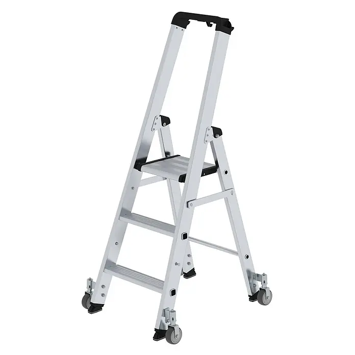 Stufen-Stehleiter einseitig begehbar mit Rollen 3 Stufen -  - Mobile Aluminium-Klappleiter in Silber mit schwarzem Griff und vier Rollen für einfache Bewegung.